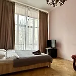 Romantic Apartaments оn Valova Street Lviv