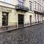 Romantic Apartaments оn Valova Street Apartment Lviv