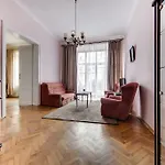 Romantic Apartaments оn Valova Street