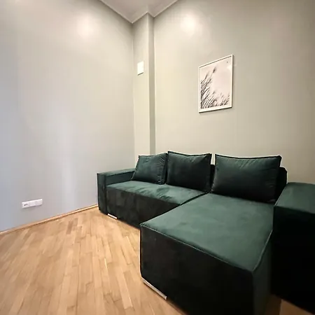 Romantic - оn Valova Street Daire *