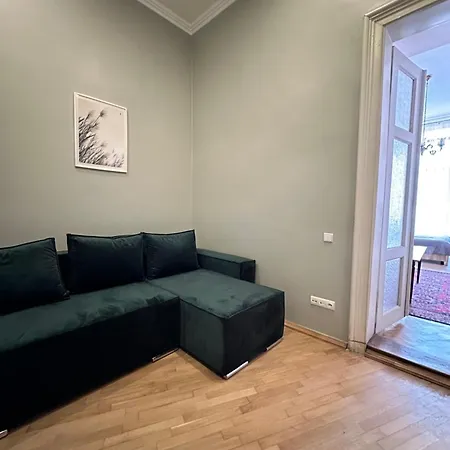 Romantic Apartaments оn Valova Street *