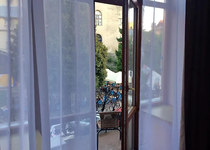 Romantic - оn Valova Street * 利沃夫