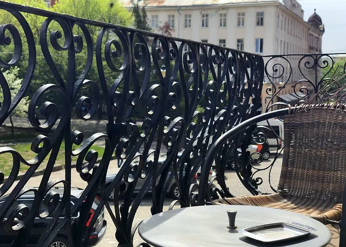 Romantic - оn Valova Street