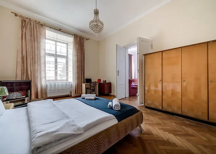 Romantic - оn Valova Street Apartmán *